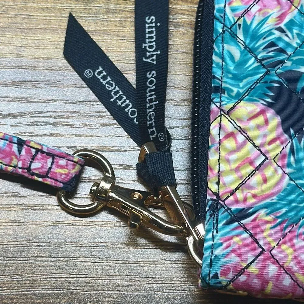 Simply Southern Pink Pineapple Wristlet Wallet‎ Clutch